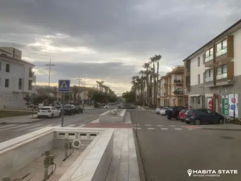 Local comercial en calle Doctor Miguel Servet, nº 19