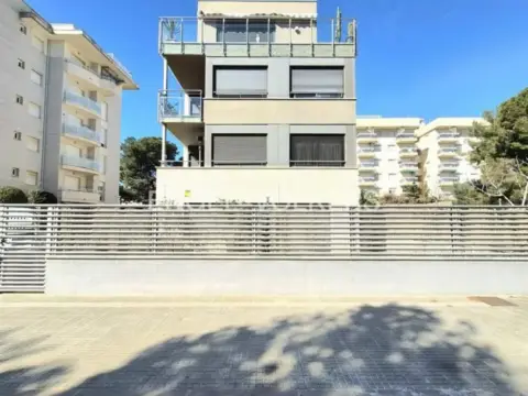 Piso en Passeig del Mediterrani, 52