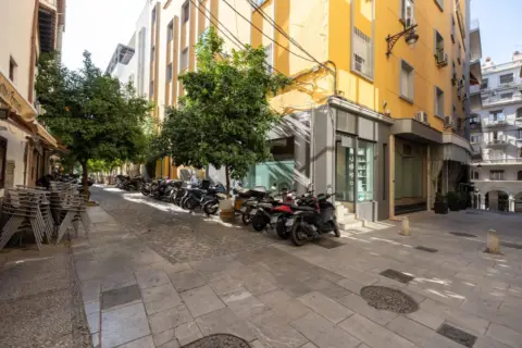 Local comercial en calle de Sarabia