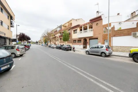 Casa adosada en calle de Montevideo