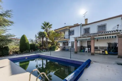 Chalet en calle Encina