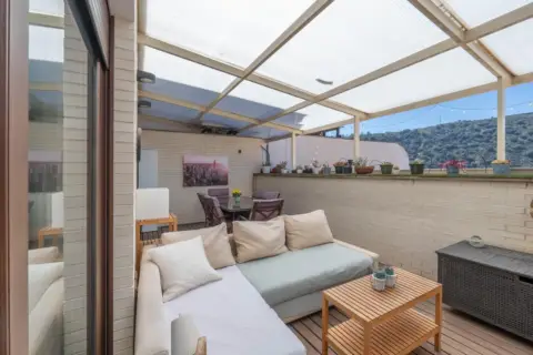 Casa adosada en calle Rauda