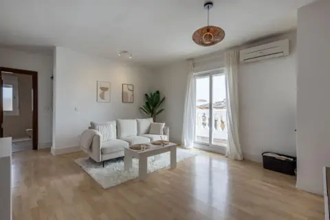 Ático en calle de Aracena, 27