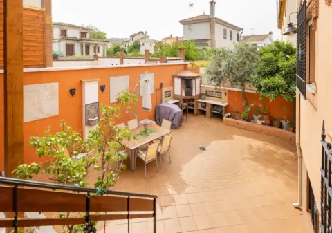 Casa pareada en calle de los Rosales