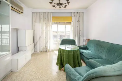 Piso en Avenida de la Constitución