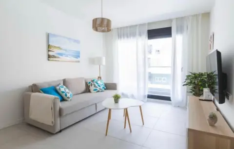 Piso en calle de Amalia Heredia, 1