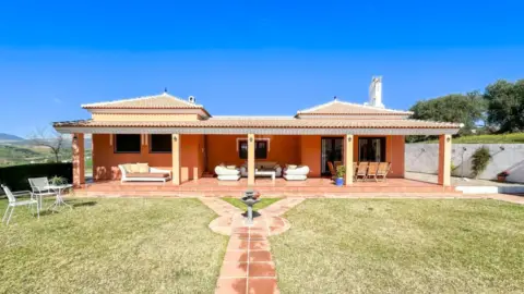 Chalet en calle Polígono 9 Paraje 176 El Charcon, nº Vias