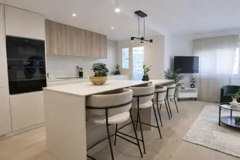 Piso en calle Joaquín Benlloch, 41