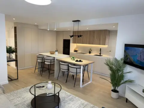 Piso en calle Joaquín Benlloch, 41