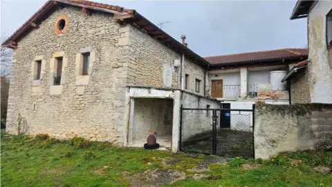 Casa rústica en calle Villabasil de Losa, nº 1