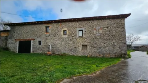 Casa rústica en calle Villabasil de Losa, nº 1