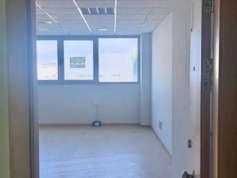 Oficina en Poligono Ind los Torraos