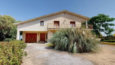 Chalet en Avenida La Jota, 19