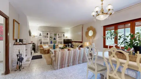 Chalet en Avenida La Jota, 19