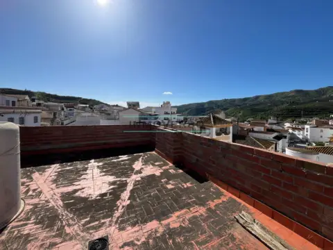 Edificio en Benamargosa
