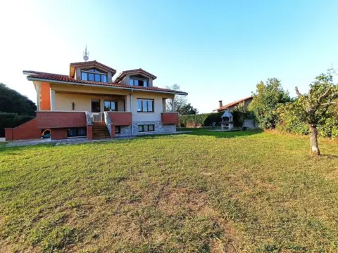 Chalet en calle Isuskiza