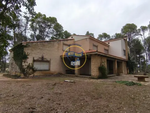 Chalet en Fontanars Dels Alforins