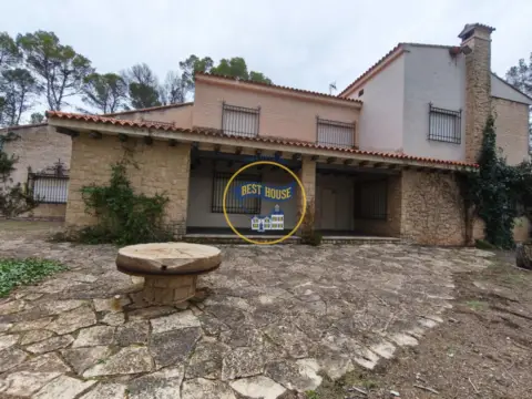 Chalet en Fontanars Dels Alforins
