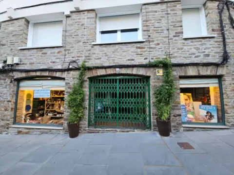 Local comercial en Rúa de Diego de Muros