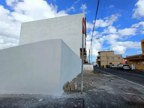 Terreno en calle de Ruiz de Padrón