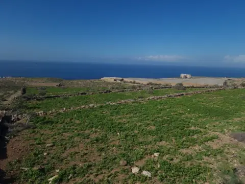 Terreno en calle Terrero los Pérez