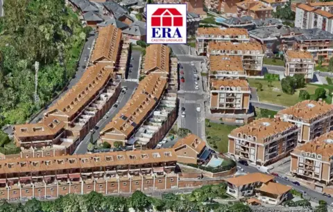 Casa adosada en calle de Montecerredo