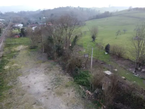 Terreno en calle de la Sala, 28