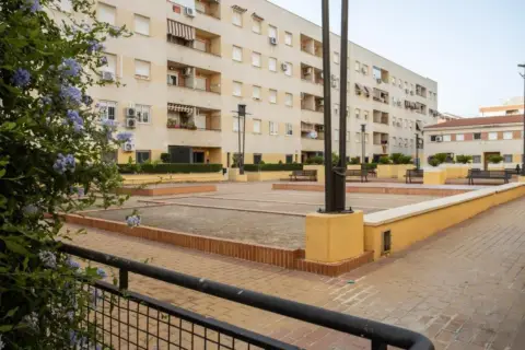 Piso en calle Alcalá la Real