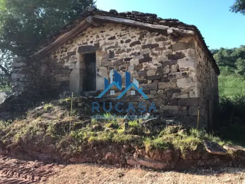 Finca rústica en calle Barrio Pisuena