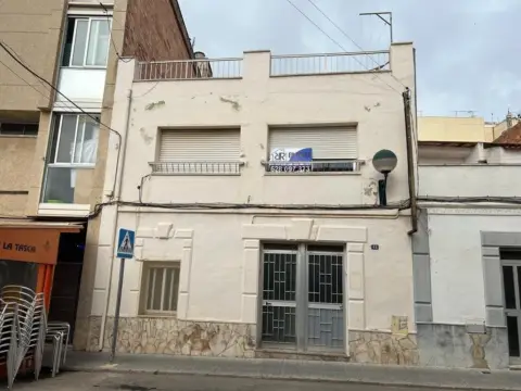 Casa en Carrer de Ramón y Cajal, 42