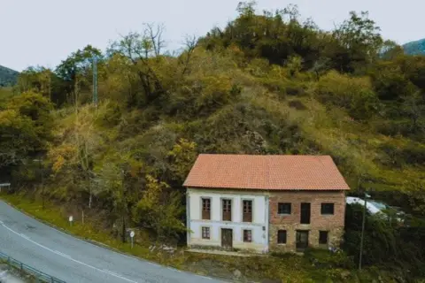 Casa unifamiliar en Agüeras de Quirós