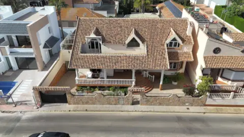 Chalet en Villa Alegría
