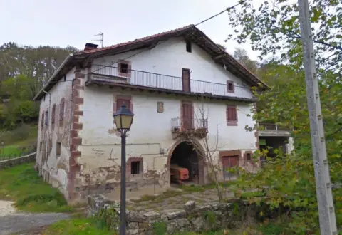 Casa rústica en Ariztegi