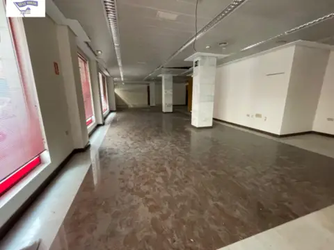 Local comercial en Centro-Villacerrada