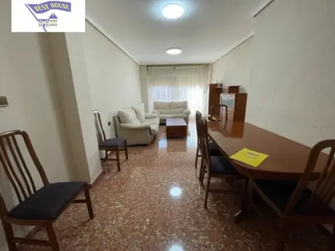 Piso en Ensanche-Franciscanos