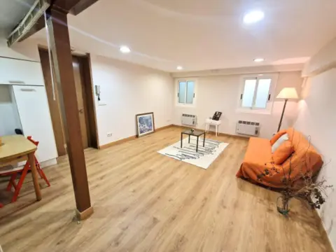 Local comercial en calle de Prim