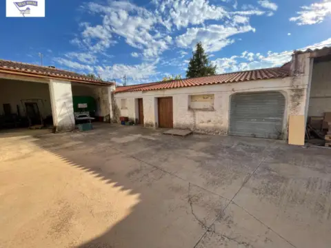 Casa en Barrios Periféricos - Pedanías