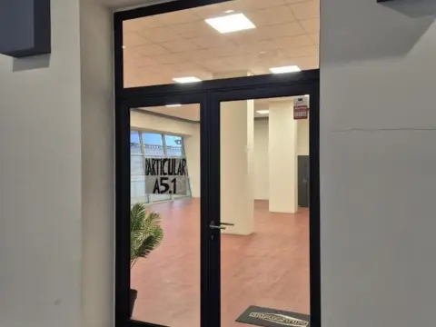 Almacén en calle de Luisa López Fijo