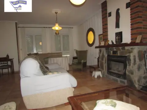 Chalet en Altos de Escucha