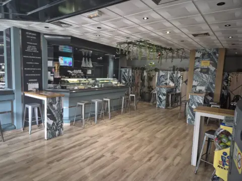 Local comercial en calle de Juan de Yepes, 11