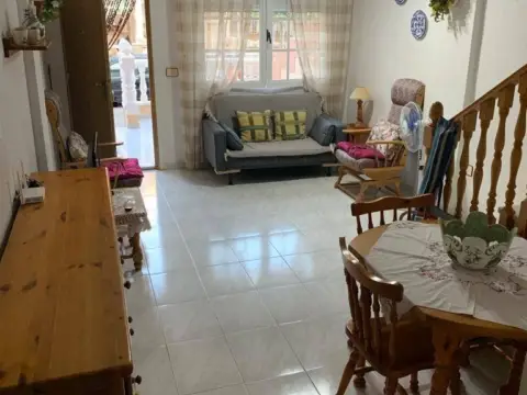 Dúplex en Pueblo Latino