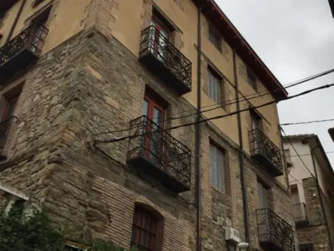 Casa en calle de la Plazuela, 12