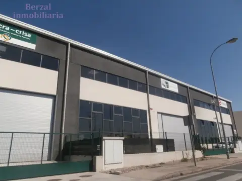 Industrial building in calle de La Rivera