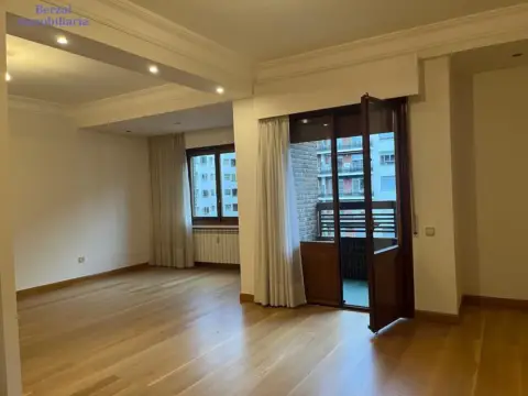 Piso en calle Gran Vía Juan Carlos I
