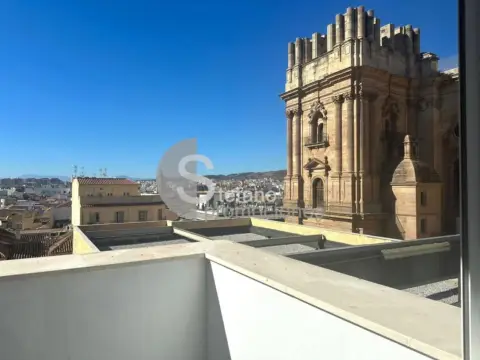 Ático en calle Molina Lario