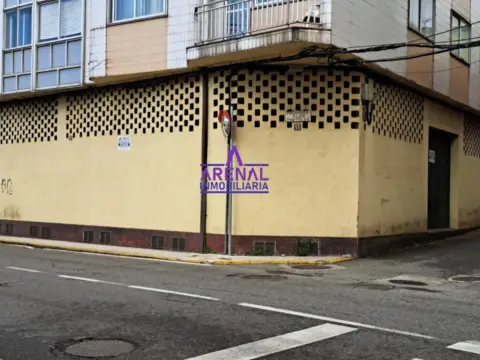 Local comercial en A Pobra Do Caraminal