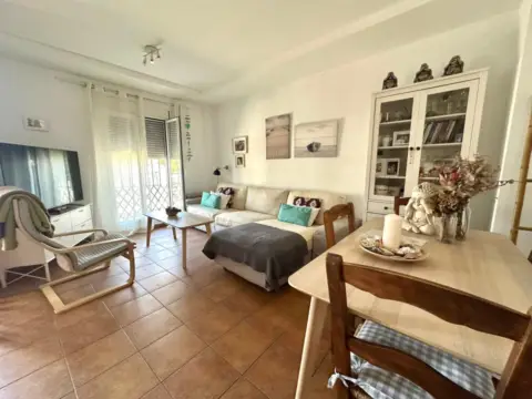 Casa adosada en Estella del Marqués