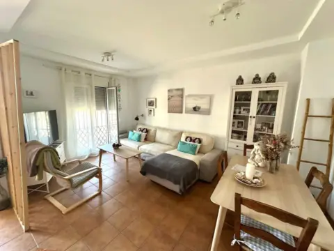 Casa adosada en Estella del Marqués