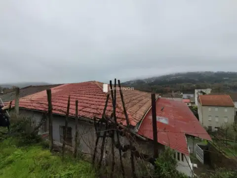 Casa en Cenlle