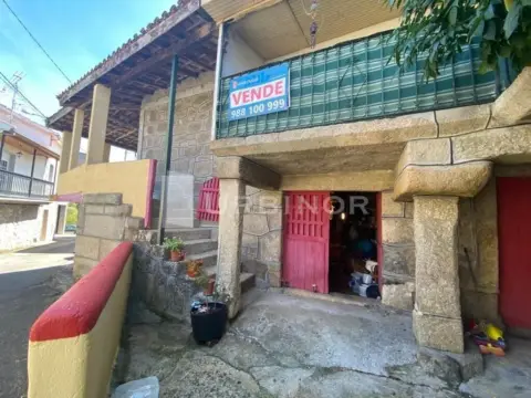 Casa en A Derrasa